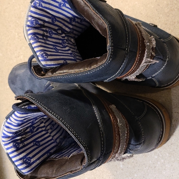 ID "Dare To Be..." Leather Boots - Picture 3 of 6